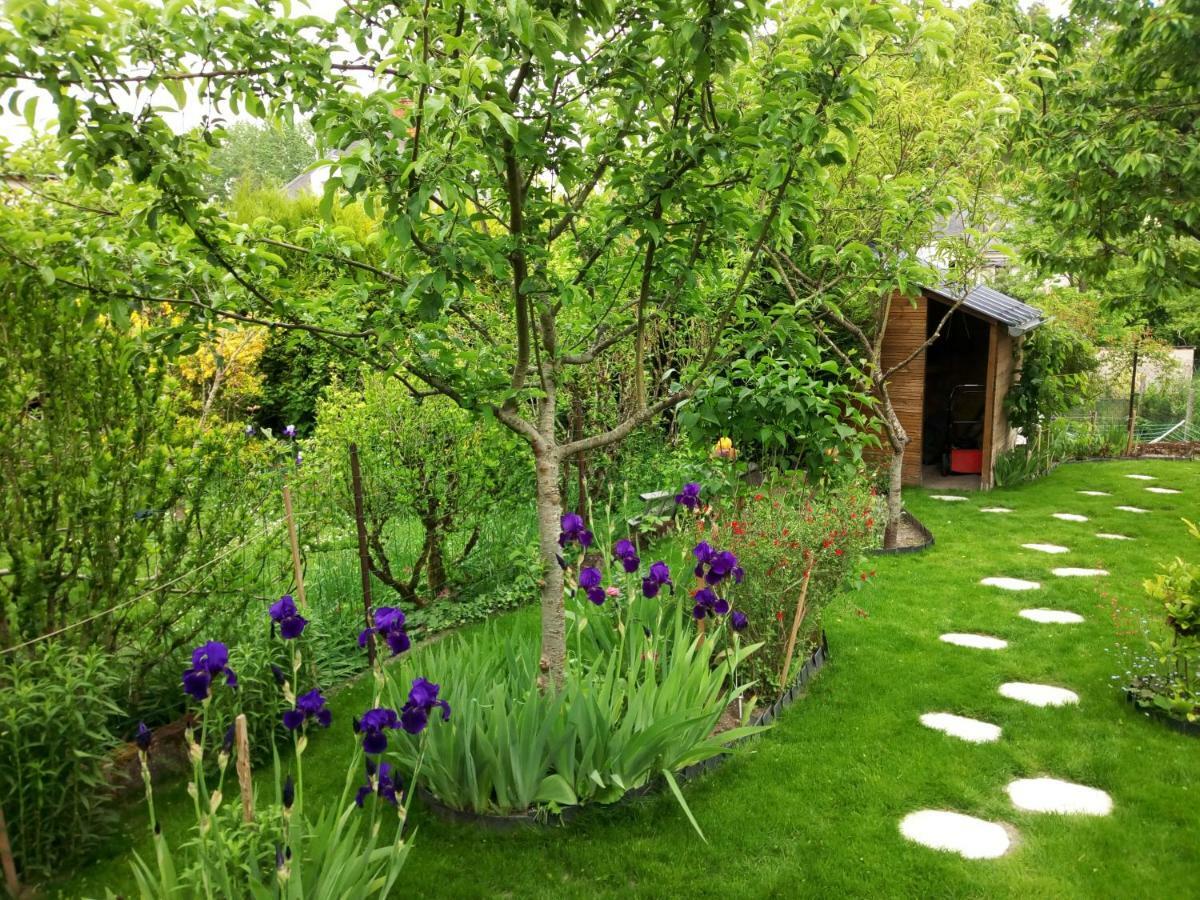 Hotel Le Petit Jardin Yoyo Monts Zewnętrze zdjęcie