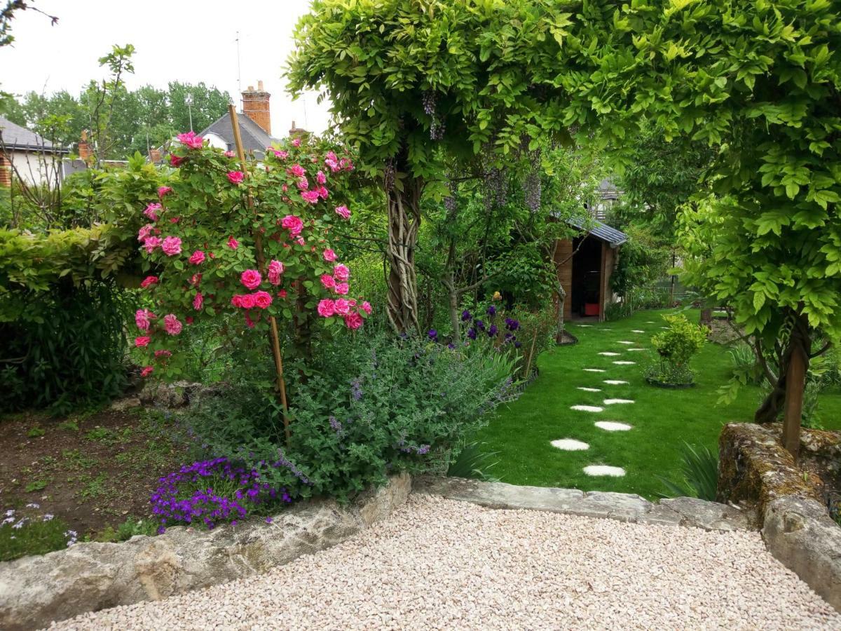 Hotel Le Petit Jardin Yoyo Monts Zewnętrze zdjęcie